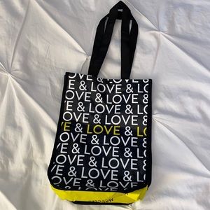 Kendra Scott Reusable Tote with snap close